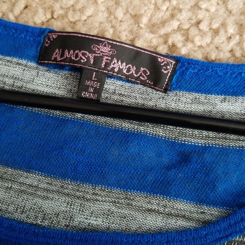 Almost famous juniors shirt - Picture 2 of 6